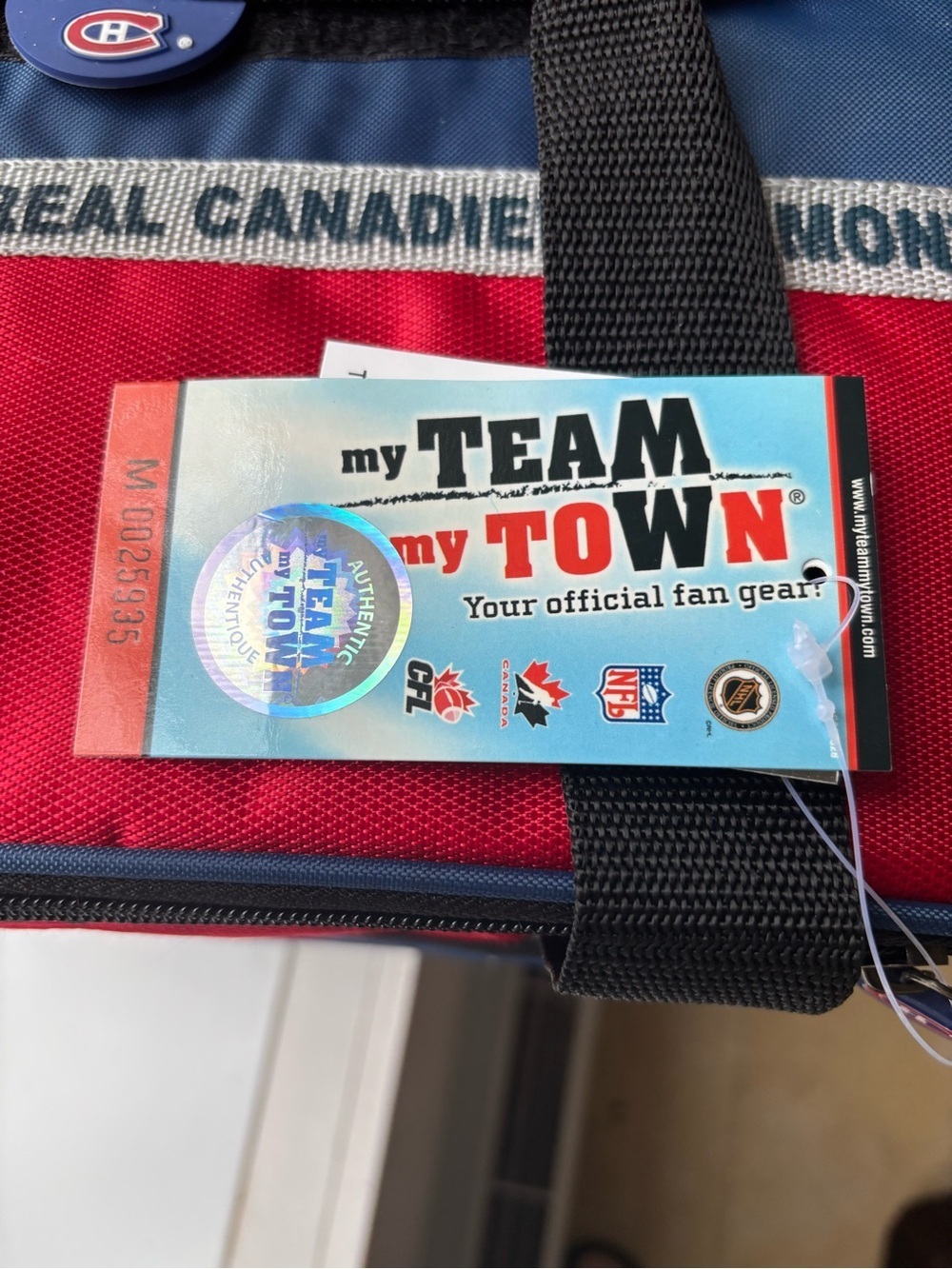 NHL Montreal Canadiens Red and Blue Lunch Bag - Picture 10 of 16